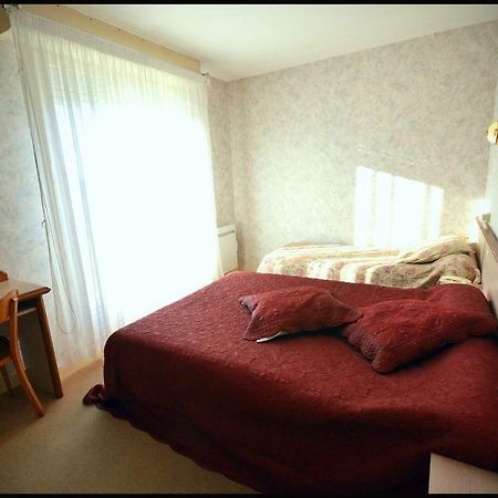 Au Bec Sale Otel La Menitré Dış mekan fotoğraf