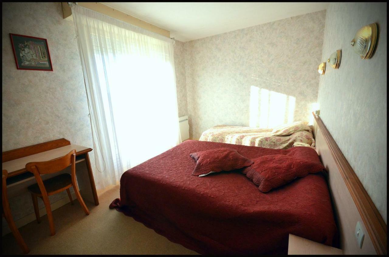 Au Bec Sale Otel La Menitré Dış mekan fotoğraf